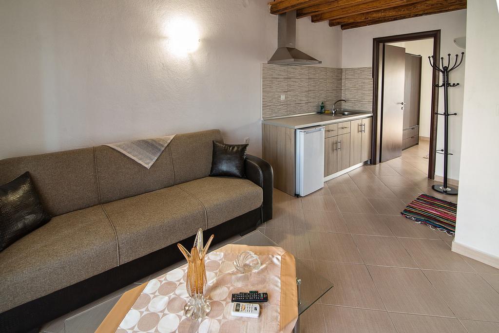 Theano Apartments سارتي المظهر الخارجي الصورة